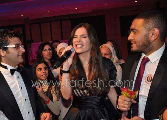 بالصور.. نيكول تحيي حفل زفاف وليد منصور!  صورة رقم 6