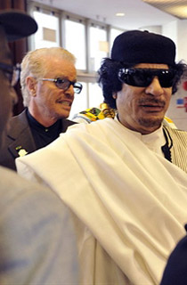 صفحات الفيسبوك تمتليء بالأسرار النوعية للقذافي!! صورة رقم 1