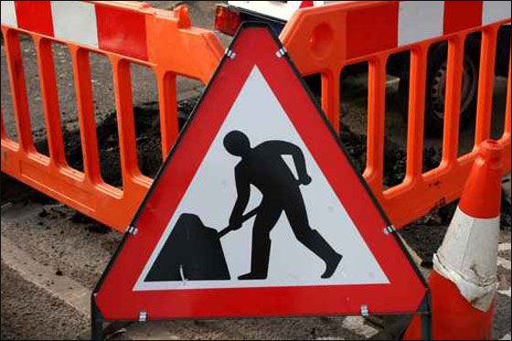 يمني يصارع الموت لمدة 20 ساعة بعد انقلاب سيارته في حفرة! صورة رقم 1 يمني يصارع الموت لمدة 20 ساعة بعد انقلاب سيارته في حفرة! صورة رقم 1