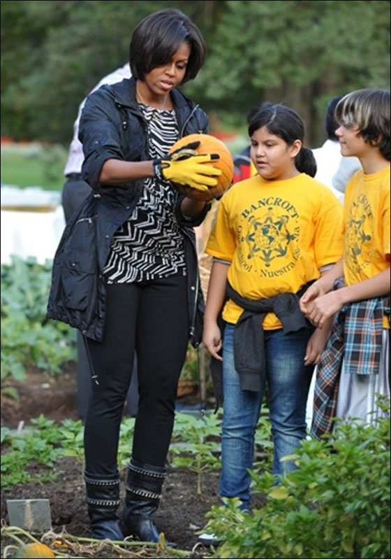 ميشيل اوباما تصدر كتابا عن حديقة الخضراوات في البيت الابيض صورة رقم 7 ميشيل اوباما تصدر كتابا عن حديقة الخضراوات في البيت الابيض صورة رقم 7