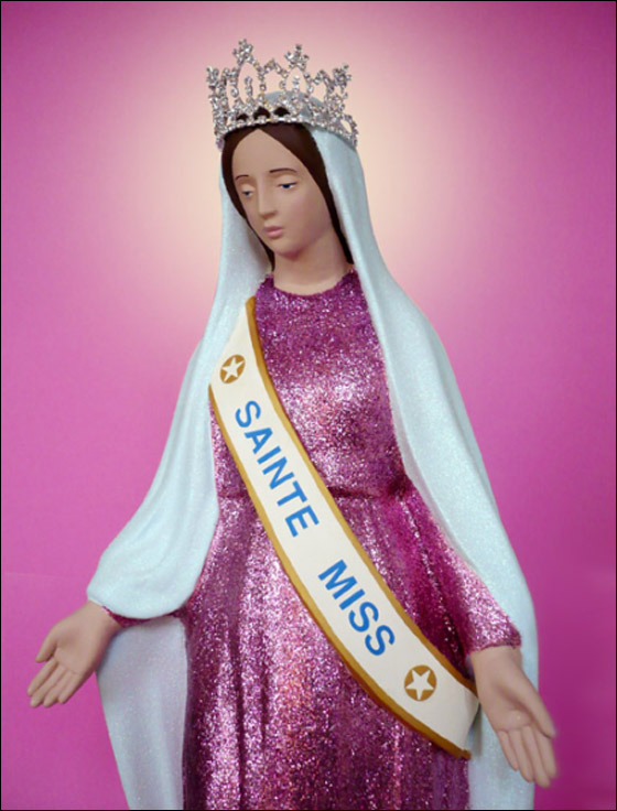 نحاتة فرنسية تظهر مريم العذراء بهيئات مختلفة تثير ضجة! صورة رقم 7 نحاتة فرنسية تظهر مريم العذراء بهيئات مختلفة تثير ضجة! صورة رقم 7