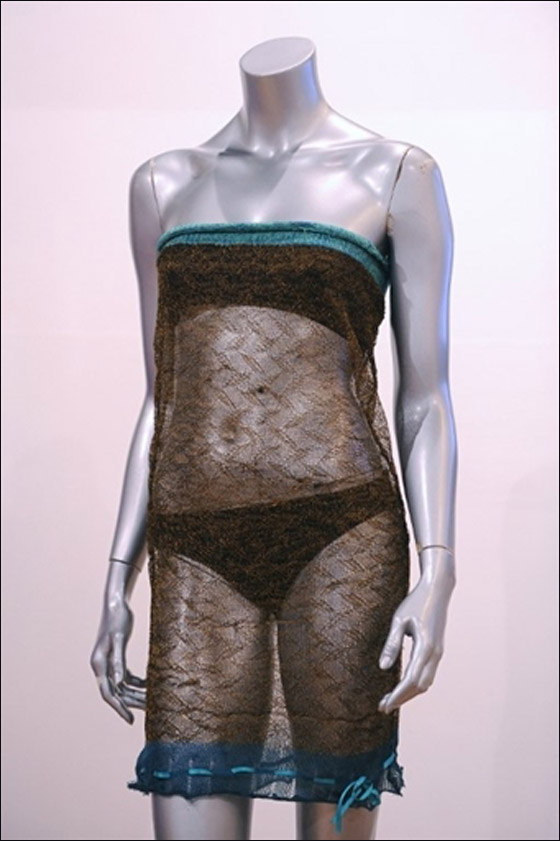 فستان شفاف ارتدته خطيبة الأمير وليام يباع بـ 105 آلاف دولار  صورة رقم 5