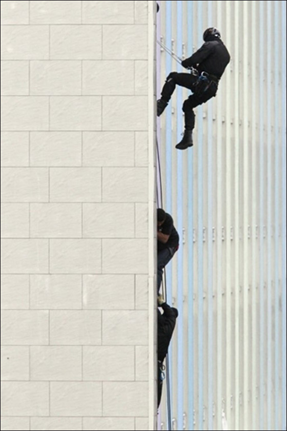 مجرم هرب من الشرطة فعلّق نفسه في الهواء 3 ساعات! صورة رقم 6 مجرم هرب من الشرطة فعلّق نفسه في الهواء 3 ساعات! صورة رقم 6