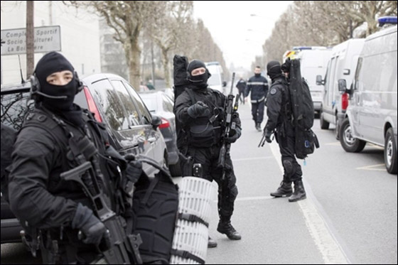 مجرم هرب من الشرطة فعلّق نفسه في الهواء 3 ساعات! صورة رقم 11 مجرم هرب من الشرطة فعلّق نفسه في الهواء 3 ساعات! صورة رقم 11