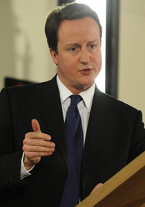 كاميرون: القذافي ديكتاتور وله سجل في دعم الارهاب ويجب ردعه صورة رقم 1 كاميرون: القذافي ديكتاتور وله سجل في دعم الارهاب ويجب ردعه صورة رقم 1