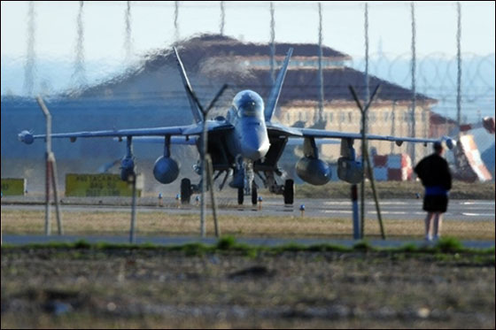 إطلاق صاروخين على مقر القذافي والتحالف الدولي يعزز قواته صورة رقم 7 إطلاق صاروخين على مقر القذافي والتحالف الدولي يعزز قواته صورة رقم 7