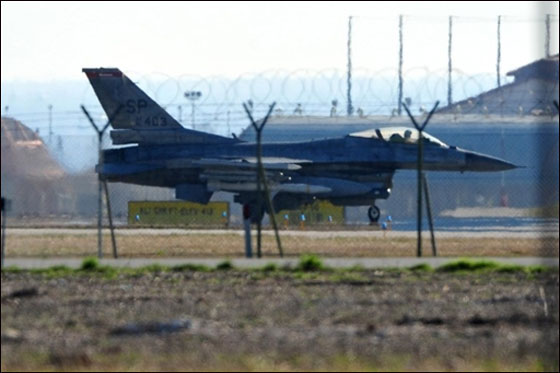 إطلاق صاروخين على مقر القذافي والتحالف الدولي يعزز قواته صورة رقم 10 إطلاق صاروخين على مقر القذافي والتحالف الدولي يعزز قواته صورة رقم 10