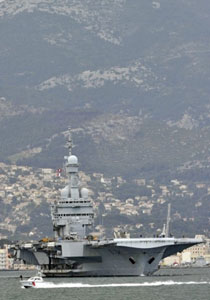 إطلاق صاروخين على مقر القذافي والتحالف الدولي يعزز قواته صورة رقم 1 إطلاق صاروخين على مقر القذافي والتحالف الدولي يعزز قواته صورة رقم 1