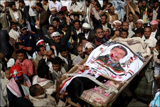 سيل من الاستقالات السياسية والعسكرية من النظام اليمني!! صورة رقم 4 سيل من الاستقالات السياسية والعسكرية من النظام اليمني!! صورة رقم 4