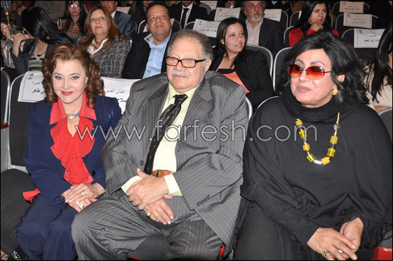 بالصور الفنانات يشاركن في تكريم الكاثوليكي لأمهات شهداء 25 يناير صورة رقم 3 بالصور الفنانات يشاركن في تكريم الكاثوليكي لأمهات شهداء 25 يناير صورة رقم 3