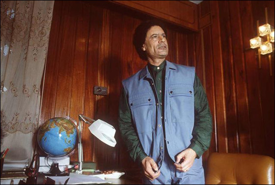 كاتب إسرائيلي: القذافي نهايته الشنق وامريكا مشاركة فقط!  صورة رقم 2