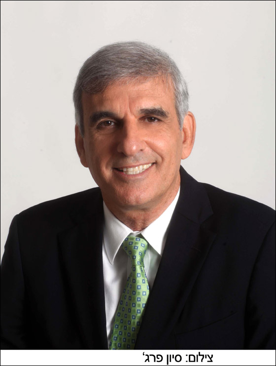 رئيس مجلس إدارة ديسكونت ومركنتيل يشارك في مؤتمر رئيس الحكومة رئيس مجلس إدارة ديسكونت ومركنتيل يشارك في مؤتمر رئيس الحكومة