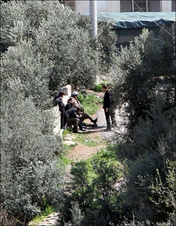 الأمن السوري يقمع المعتصمين وأكثر من 25 قتيلا في درعا صورة رقم 3 الأمن السوري يقمع المعتصمين وأكثر من 25 قتيلا في درعا صورة رقم 3