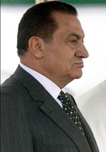 الحارس الشخصي لمبارك: القذافي حاول مرتين اغتيال مبارك  صورة رقم 5