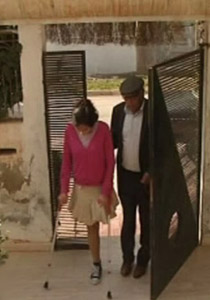 طفلة تفقد قدمها اليسرى بسبب عضّة كلب طفلة تفقد قدمها اليسرى بسبب عضّة كلب