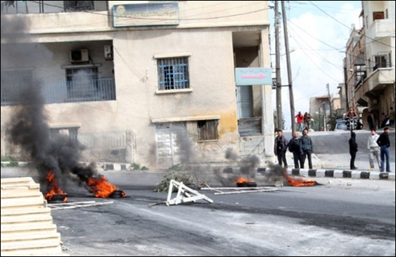اكثر من 100 قتيل بدرعا والامن السوري ينسحب من مسجد العمري! صورة رقم 15 اكثر من 100 قتيل بدرعا والامن السوري ينسحب من مسجد العمري! صورة رقم 15