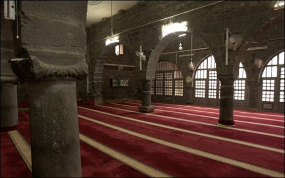 اكثر من 100 قتيل بدرعا والامن السوري ينسحب من مسجد العمري! صورة رقم 17 اكثر من 100 قتيل بدرعا والامن السوري ينسحب من مسجد العمري! صورة رقم 17