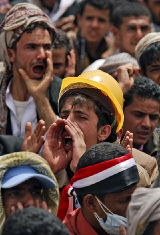 ترقب لليوم الحاسم في اليمن بين انصار ومعارضي الرئيس!  صورة رقم 4