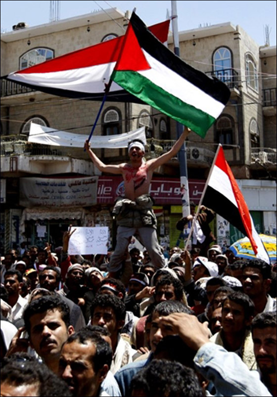 ترقب لليوم الحاسم في اليمن بين انصار ومعارضي الرئيس!  صورة رقم 3