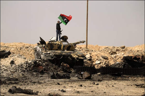 قوات القذافي تستهدف مواقع الثوار في الجبل الغربي صورة رقم 9