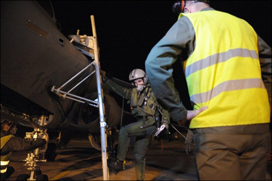 قوات القذافي تستهدف مواقع الثوار في الجبل الغربي صورة رقم 8