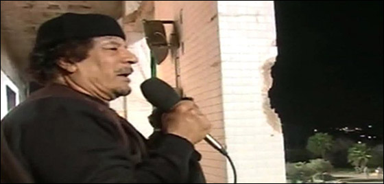 جراح يكشف: القذافي أوقف جراحة تجميل لوجهه ليتناول الهامبورغر! صورة رقم 2 جراح يكشف: القذافي أوقف جراحة تجميل لوجهه ليتناول الهامبورغر! صورة رقم 2