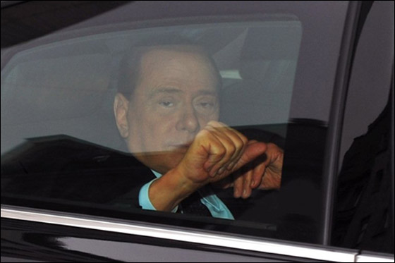 بعد قضايا النوع.. برلسكوني يمثل في المحكمة بسبب الاحتيال  صورة رقم 9