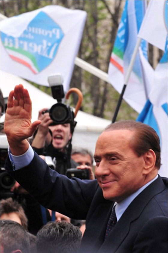 بعد قضايا النوع.. برلسكوني يمثل في المحكمة بسبب الاحتيال  صورة رقم 10