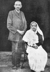 في كتاب سيثير الصدمة: غاندي كان ثنائي النوعي وعشيقه كان يهوديا! صورة رقم 2 في كتاب سيثير الصدمة: غاندي كان ثنائي النوعي وعشيقه كان يهوديا! صورة رقم 2