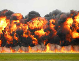 أكثر من 100 قتيل في انفجار مستودع للأسلحة جنوب اليمن صورة رقم 1 أكثر من 100 قتيل في انفجار مستودع للأسلحة جنوب اليمن صورة رقم 1