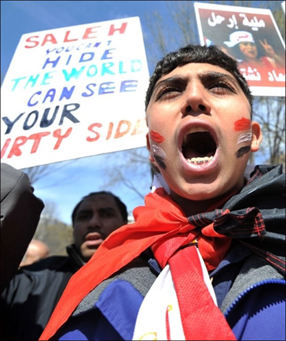 أكثر من 100 قتيل في انفجار مستودع للأسلحة جنوب اليمن صورة رقم 2 أكثر من 100 قتيل في انفجار مستودع للأسلحة جنوب اليمن صورة رقم 2