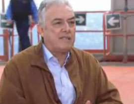 وزير البترول اهدى مبارك سبيكة تزن 5.5 كغم على نفقة الدولة! صورة رقم 1 وزير البترول اهدى مبارك سبيكة تزن 5.5 كغم على نفقة الدولة! صورة رقم 1