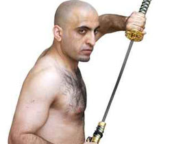 7 بلطجية عراة مع سكاكين وسيوف يقتحمون مدرسة بنات في مصر! صورة رقم 1 7 بلطجية عراة مع سكاكين وسيوف يقتحمون مدرسة بنات في مصر! صورة رقم 1