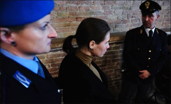 بعد اتهامها بقتل زميلتها بالسكن وسجنها 26 عاما.. ظهرت براءتها! صورة رقم 7 بعد اتهامها بقتل زميلتها بالسكن وسجنها 26 عاما.. ظهرت براءتها! صورة رقم 7