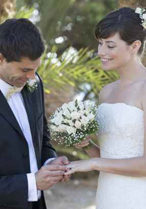 جمعت بين ثلاثة أزواج في آن واحد واختفت فجأة بعد سرقة المال!! صورة رقم 1 جمعت بين ثلاثة أزواج في آن واحد واختفت فجأة بعد سرقة المال!! صورة رقم 1