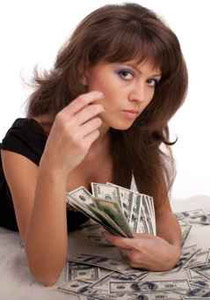 جمعت بين ثلاثة أزواج في آن واحد واختفت فجأة بعد سرقة المال!! صورة رقم 2 جمعت بين ثلاثة أزواج في آن واحد واختفت فجأة بعد سرقة المال!! صورة رقم 2