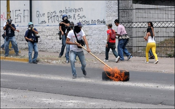 معلمو هندوراس يحتجون ضد مشروع خصخصة التعليم!! صورة رقم 8 معلمو هندوراس يحتجون ضد مشروع خصخصة التعليم!! صورة رقم 8