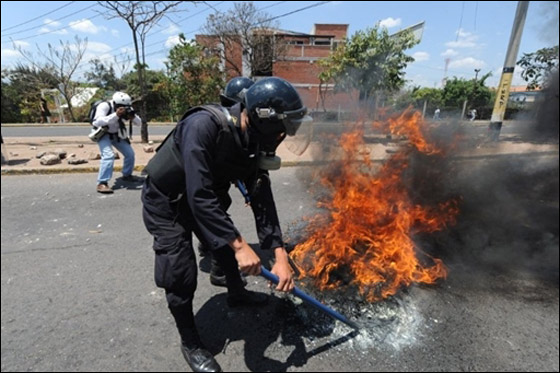 معلمو هندوراس يحتجون ضد مشروع خصخصة التعليم!! صورة رقم 12 معلمو هندوراس يحتجون ضد مشروع خصخصة التعليم!! صورة رقم 12