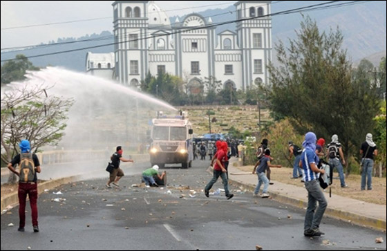 معلمو هندوراس يحتجون ضد مشروع خصخصة التعليم!! صورة رقم 13 معلمو هندوراس يحتجون ضد مشروع خصخصة التعليم!! صورة رقم 13