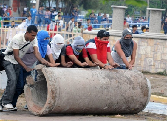 معلمو هندوراس يحتجون ضد مشروع خصخصة التعليم!! صورة رقم 24 معلمو هندوراس يحتجون ضد مشروع خصخصة التعليم!! صورة رقم 24