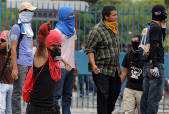 معلمو هندوراس يحتجون ضد مشروع خصخصة التعليم!! صورة رقم 26 معلمو هندوراس يحتجون ضد مشروع خصخصة التعليم!! صورة رقم 26