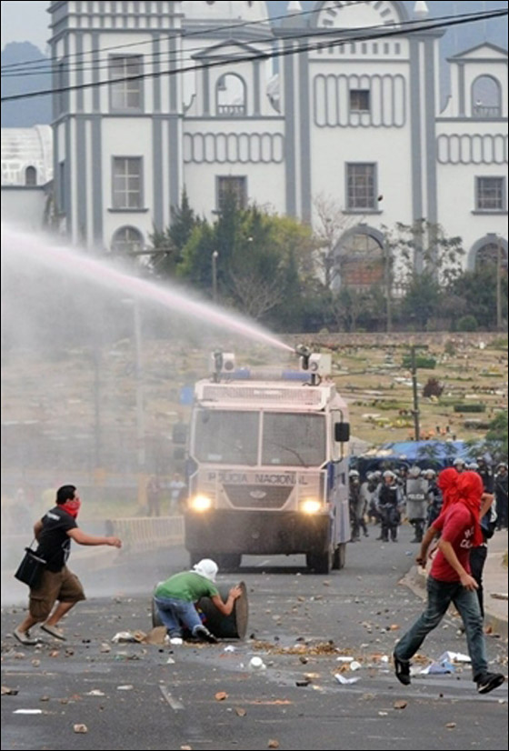 معلمو هندوراس يحتجون ضد مشروع خصخصة التعليم!! صورة رقم 16 معلمو هندوراس يحتجون ضد مشروع خصخصة التعليم!! صورة رقم 16