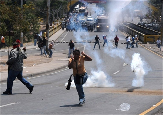 معلمو هندوراس يحتجون ضد مشروع خصخصة التعليم!! صورة رقم 34 معلمو هندوراس يحتجون ضد مشروع خصخصة التعليم!! صورة رقم 34