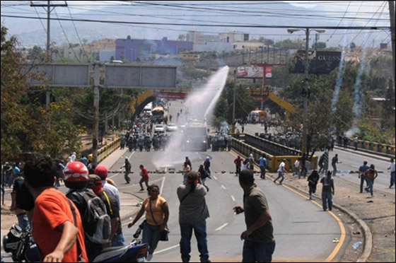 معلمو هندوراس يحتجون ضد مشروع خصخصة التعليم!! صورة رقم 47 معلمو هندوراس يحتجون ضد مشروع خصخصة التعليم!! صورة رقم 47