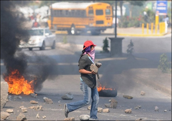 معلمو هندوراس يحتجون ضد مشروع خصخصة التعليم!! صورة رقم 49 معلمو هندوراس يحتجون ضد مشروع خصخصة التعليم!! صورة رقم 49