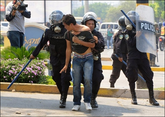 معلمو هندوراس يحتجون ضد مشروع خصخصة التعليم!! صورة رقم 40 معلمو هندوراس يحتجون ضد مشروع خصخصة التعليم!! صورة رقم 40