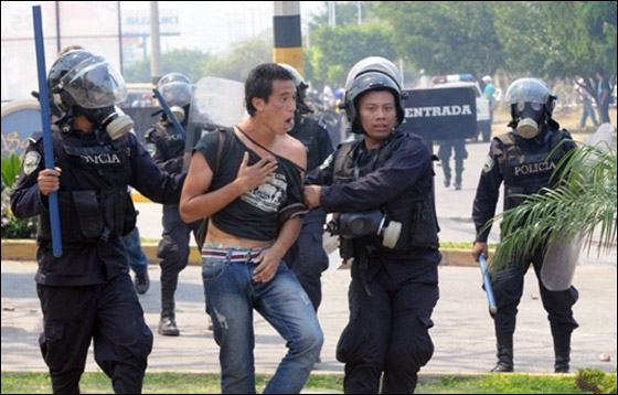 معلمو هندوراس يحتجون ضد مشروع خصخصة التعليم!! صورة رقم 27 معلمو هندوراس يحتجون ضد مشروع خصخصة التعليم!! صورة رقم 27