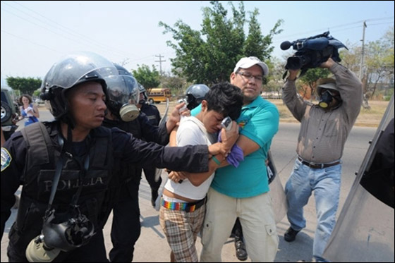 معلمو هندوراس يحتجون ضد مشروع خصخصة التعليم!! صورة رقم 39 معلمو هندوراس يحتجون ضد مشروع خصخصة التعليم!! صورة رقم 39