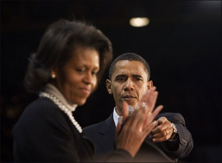 اوباما وسوانك تزوران المدارس احتفالا بشهر اوباما وسوانك تزوران المدارس احتفالا بشهر