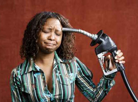 النفط يصل الى اعلى سعر له منذ 2008 متجاوزا الـ120 دولار صورة رقم 1 النفط يصل الى اعلى سعر له منذ 2008 متجاوزا الـ120 دولار صورة رقم 1